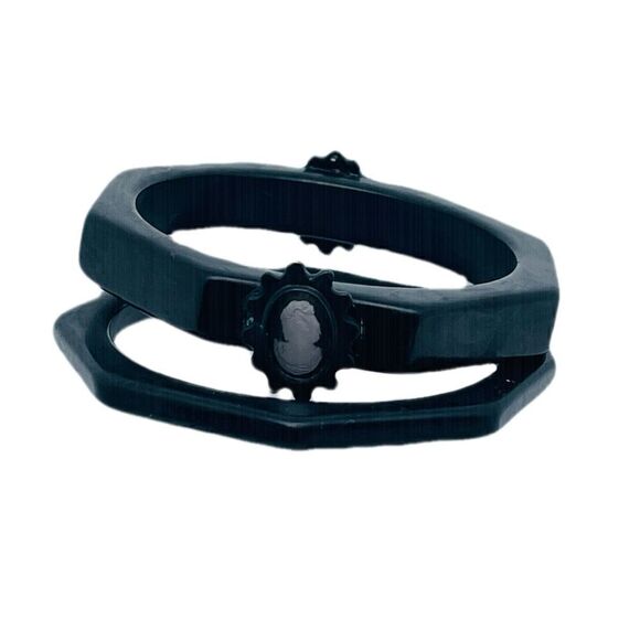 Set of Vintage Black Bakelite Mourning Bangle Bracelets with Cameo Accents - Picture 11 of 16